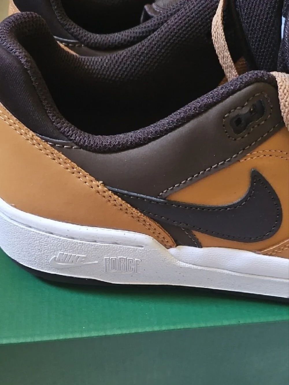 Nike Men’s Tan and Black Low-Top Sneakers with White Midsole